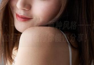 蜜桃社 – 一件毛衣，两种风格——许思铭的写真集值得你慢慢分享！