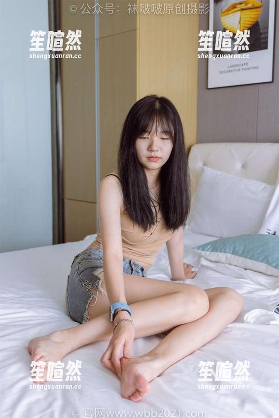 袜啵啵 - 死库水全套图包—小沫带你游走于阳光与水波之间，感受那种愉悦！