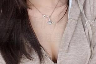 更新！黑丝吊带女仆装怎样能打动迷之呆梨？答案在这里等着你！