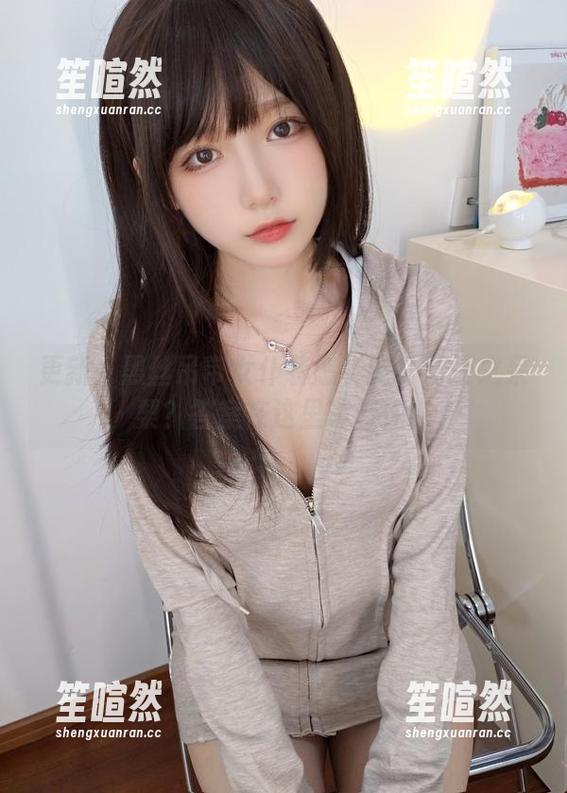 更新！黑丝吊带女仆装怎样能打动迷之呆梨？答案在这里等着你！