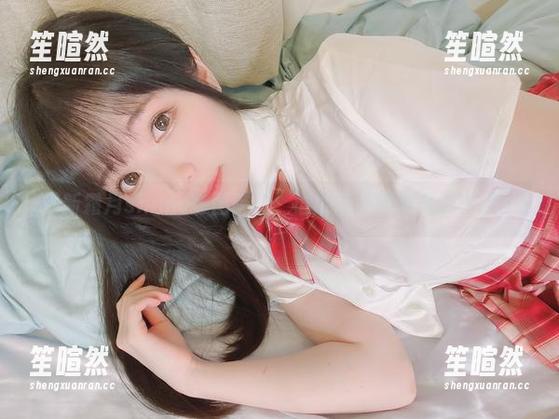 最新霜月shimo套图降临，谁能抗拒她的美脚诱惑？