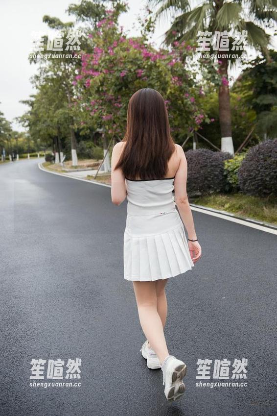 魔镜街拍 - 照片里有故事：看看曼曼如何用职业装原图征服整个职场！